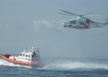 Arriva Guardia costiera, da motoscafo in avaria lanciati in mare 500mila euro