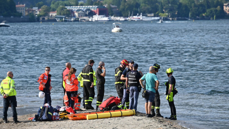 Ritrovato il corpo della bimba scomparsa nel lago di Como
