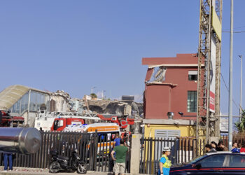 Crollo edificio: cliente negozio, ‘uscita in tempo, è venuto tutto giù’
