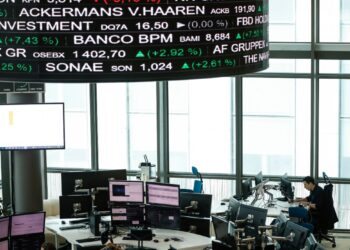 Lo spread tra Btp e Bund cresce a 82 punti base, rendimenti al 3,93%: perché i mercati sono instabili