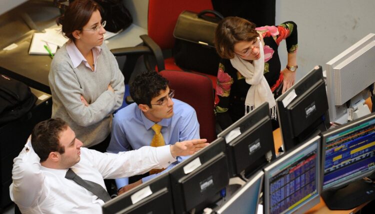 Lo spread rimane stabile a 85 punti base, rendimenti al 4% e cedole dei Btp Short Term al 2,20%