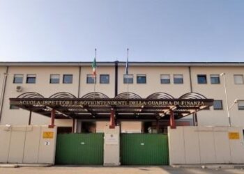 Scuola Gdf annulla festa di fine corso, lutto per morte allieva 22enne