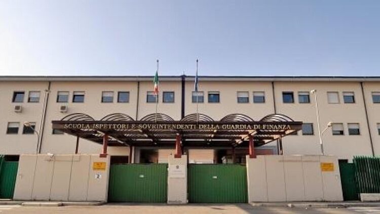 Scuola Gdf annulla festa di fine corso, lutto per morte allieva 22enne