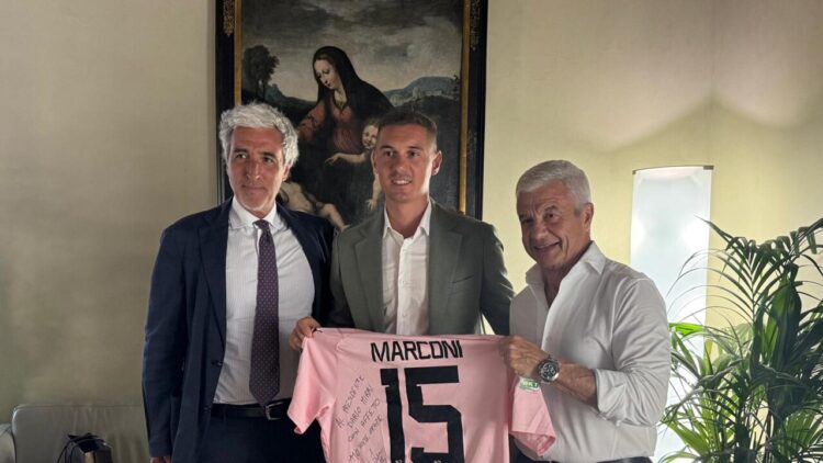 L’ex calciatore rosanero Marconi si laurea all’università di Palermo
