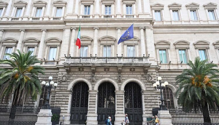 Banca d’Italia, l’economia italiana rallenta: PIL allo 0,6%, consumi più deboli e inflazione al 3,1%