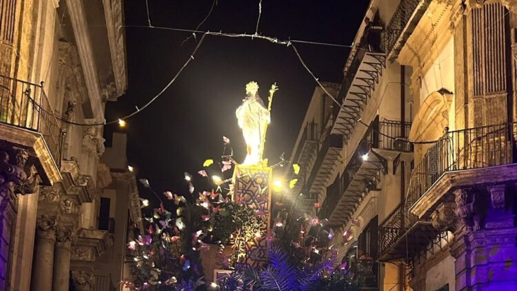 Festa Santa Rosalia, 400 mila persone a Palermo per l’omaggio alla patrona