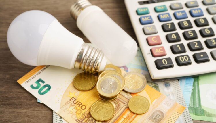 Luce e gas, le migliori offerte a prezzo fisso per difendersi dai rincari in arrivo