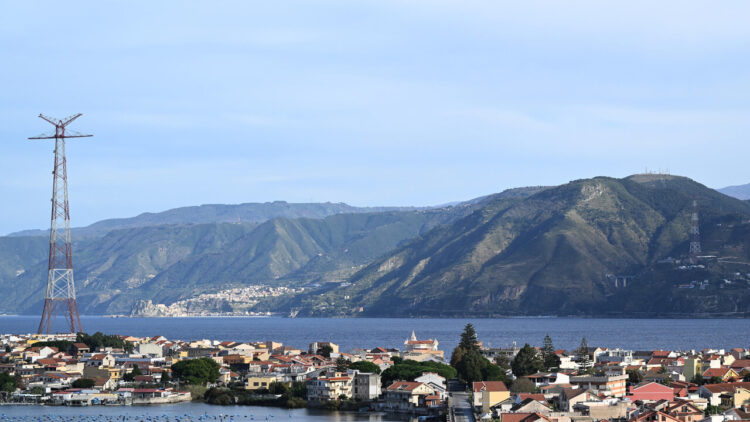 Ue, ‘sul ponte Stretto possibile mantenere vecchio appalto, dialogo con Italia’