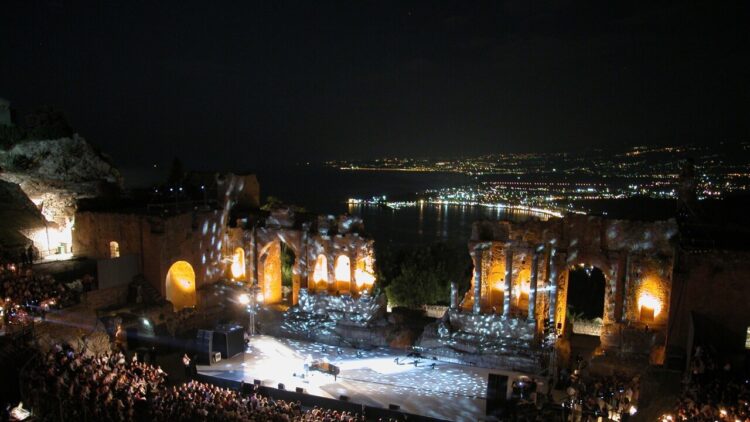 Taormina celebra 50 anni di festival di teatro