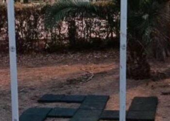 Svastica nella villa comunale di Militello, indagini in corso