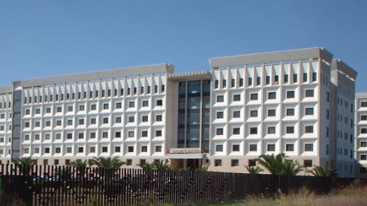 Detenuto evaso ad Augusta rintracciato in un residence a Messina