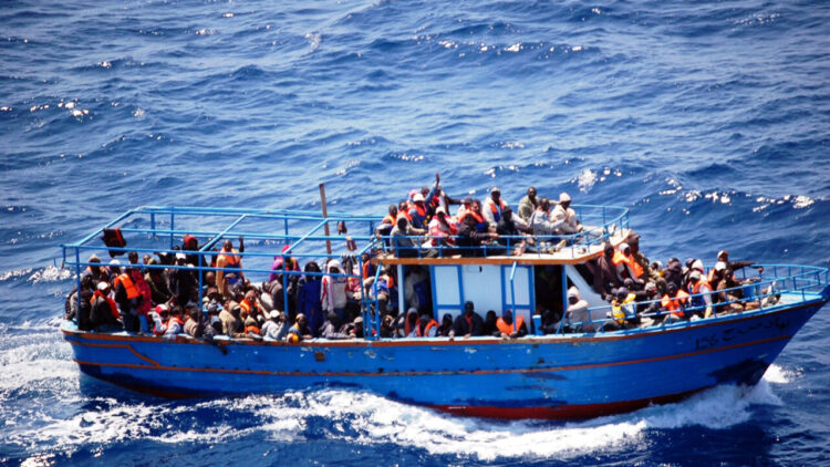 Sbarcati 17mila migranti in Italia, meno della metà degli ultimi 2 anni