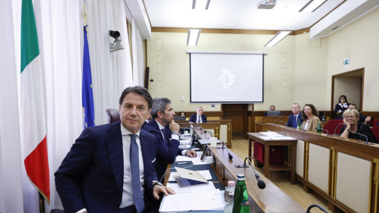 Conte sfida la commissione Covid, duello con Meloni