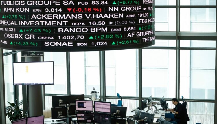 Lo spread è sceso sotto gli 80 punti dopo più di due settimane, rendimenti al 3,93%
