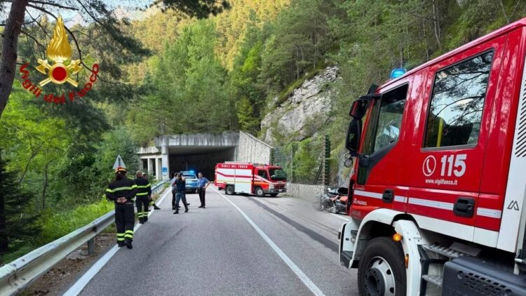 Esce di strada col sidecar, morto il conducente
