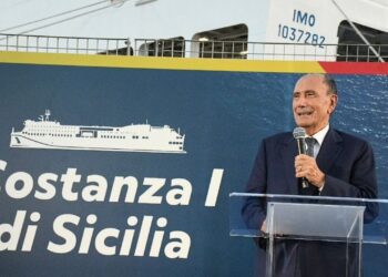 Schifani taglia il nastro del traghetto della Regione per Lampedusa