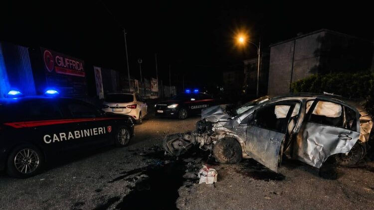 Incidente stradale, morti due ragazzi di 18 e 20 anni nel Catanese