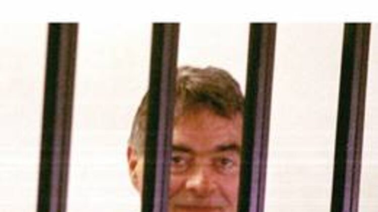 Finto candelotto in buca delle lettere della sorella del capomafia Santapaola