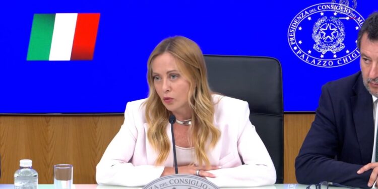 Bollo auto, le opposizioni spiazzate ma c’è l’affondo: ‘Da Meloni mossa elettorale’