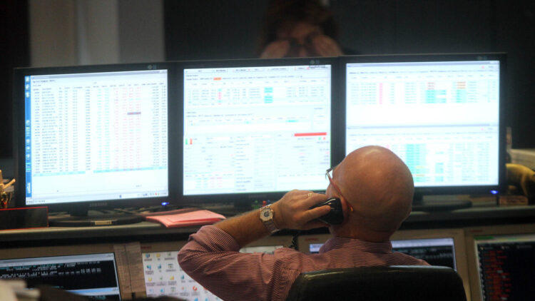 Lo spread Btp-Bund chiude in calo a 85 punti, tregua sui rendimenti