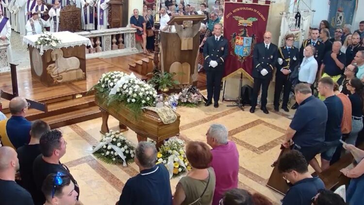 Funerali giovane morto in incendio, arcivescovo, rogo appiccato da mano vigliacca