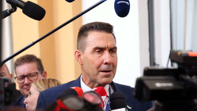 La maggioranza si spacca sull’Afd. Vannacci esulta ‘nessun dorma’
