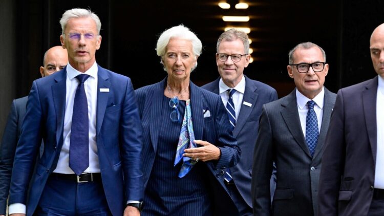Lagarde auspica una ‘Europa più sovrana’, fra voci di discesa in campo