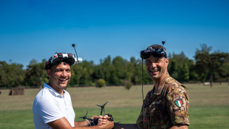 A Roma gara di droni organizzata dalla Difesa, con piloti civili e militari