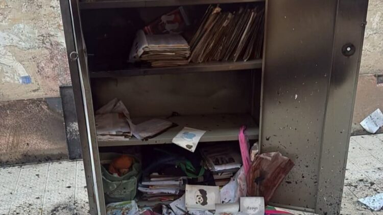 Appiccato un incendio in una scuola a Gela, indagini in corso